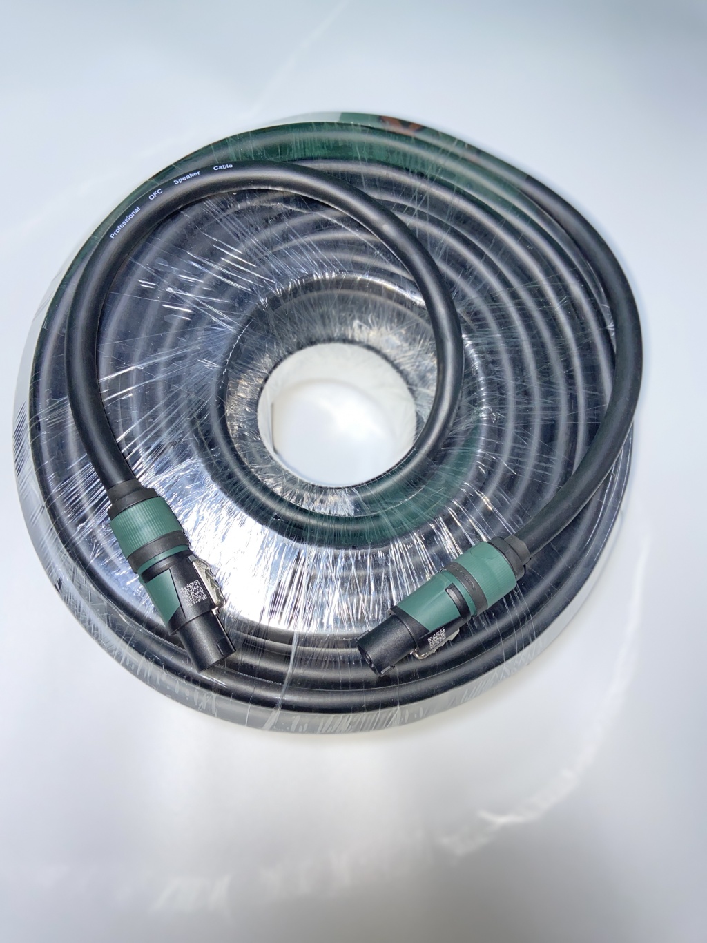 YES-SP002NE-50m Кабель акустический с разъёмами Neutrik Speakon, 50м, YES