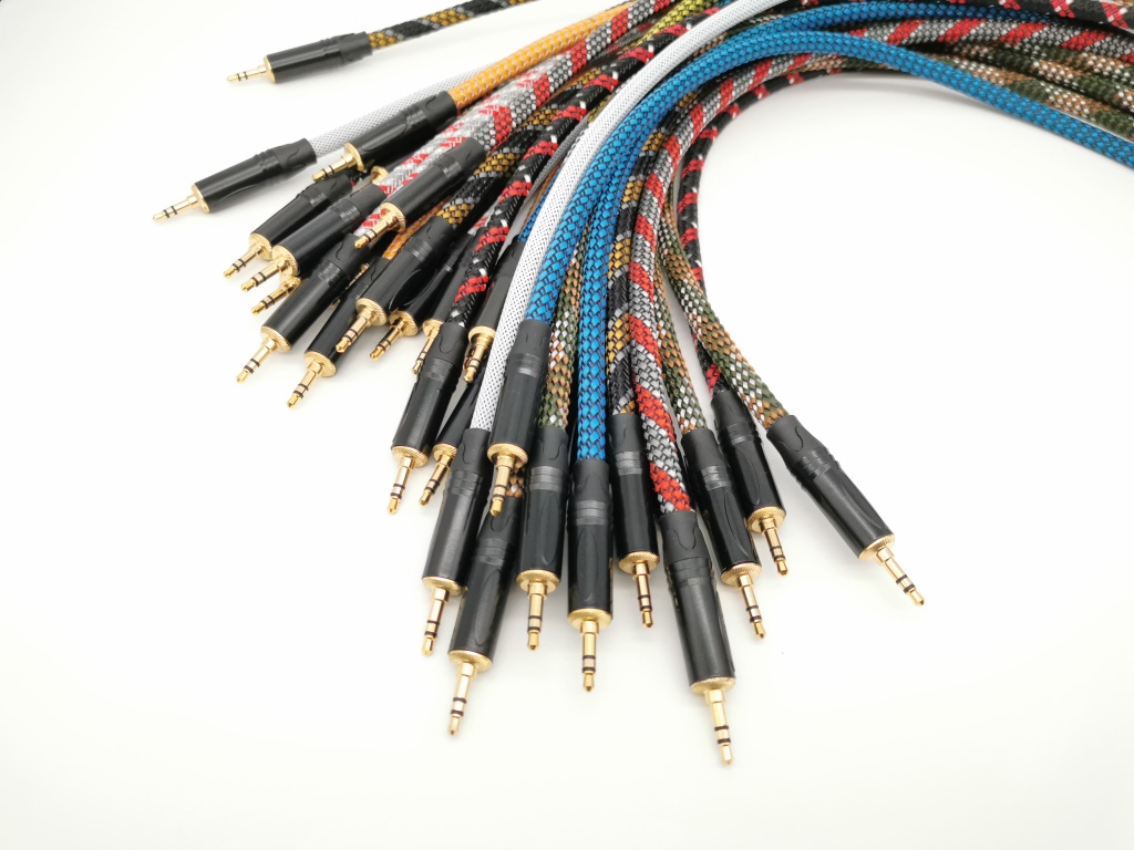 G45-3,5-2RCA-0125-Z Кабель аудио 3.5мм-2хRCA, 1.25м, в оплетке, ZZcable