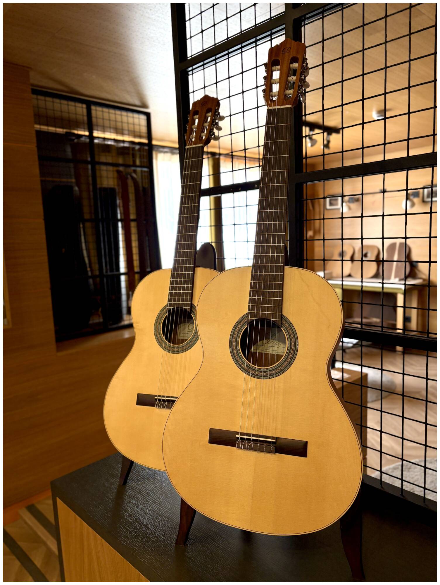 PEREZ 600 SPRUCE CARAMELO - Гитара классическая 4/4