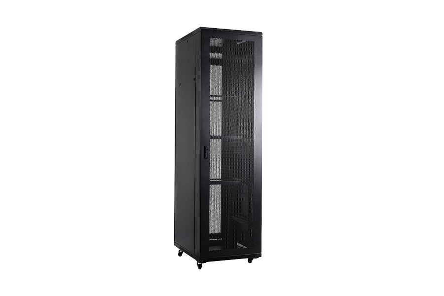 Рэковая стойка Wize Pro [W47U10080R-M] 19, 47U, 800х1000 мм, передн. и задн. двери металл. перфорированные, 2 верт. кабельных органайзера, колеса, рэк. гайки: 20 шт, макс. вес нагрузки 800 кг