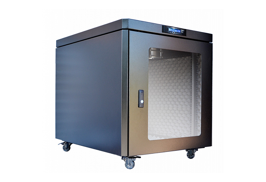 Рэковая стойка со звукоизоляцией Wize Pro [W1290UR-SP] 19, 12U, 650х900 мм, стеклянная передняя дверь, задняя дверь - металл, вент.панель из 3 вентиляторов,колеса, рэковые гайки: 20 шт, вес н